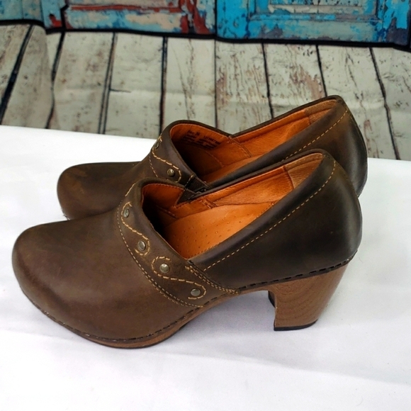 Dansko Riki Full Grain Heeled Clog - Picture 4 of 7